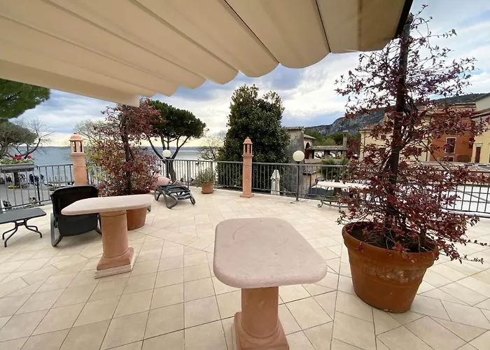 Astoria فندق غارْدا