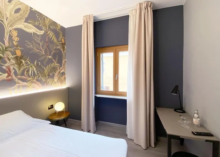Astoria 3* غارْدا