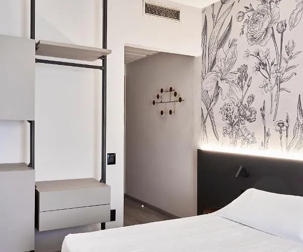 Astoria فندق غارْدا
