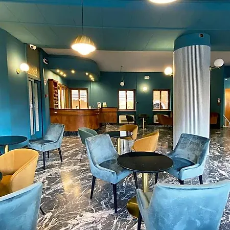 Отель Astoria 3*