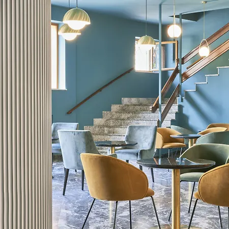 Astoria 3* 가르다